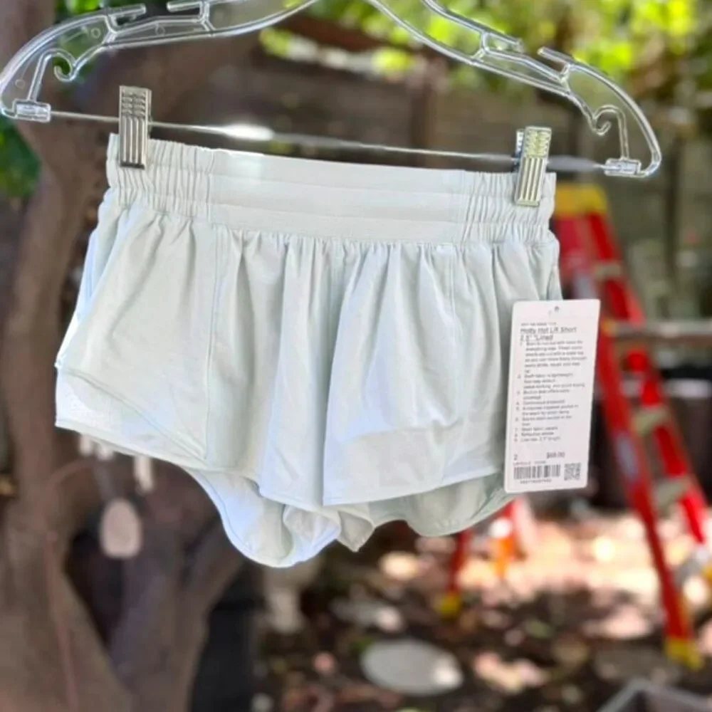 NWT Lululemon Ocean Air Hotty Hot Low Rise Short 2.5